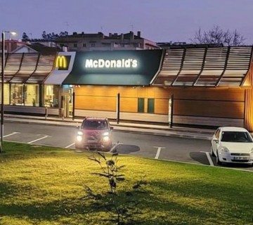 Visita em contexto de aula do 1.º FR e do 3.º B/FC ao McDonalds – 13 de março de 2023